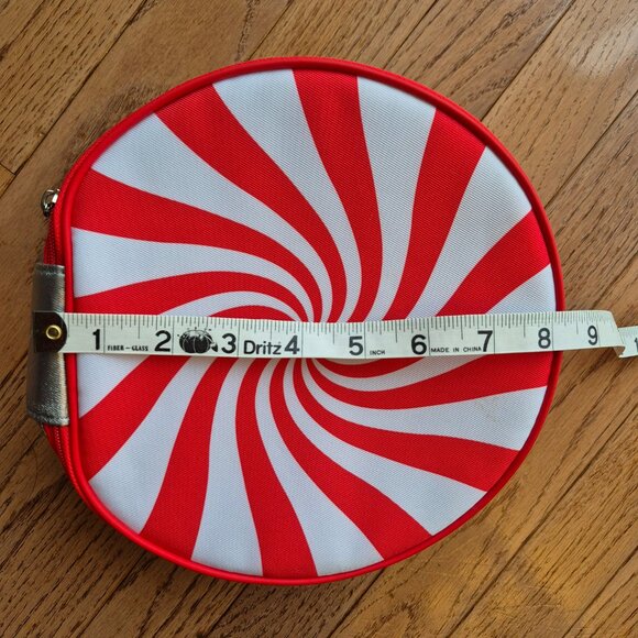 Clinique Candy Swirl Train Case Round Makeup Travel Case - Picture 10 of 11